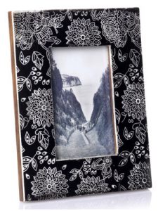 monsoon-monochrome-frame